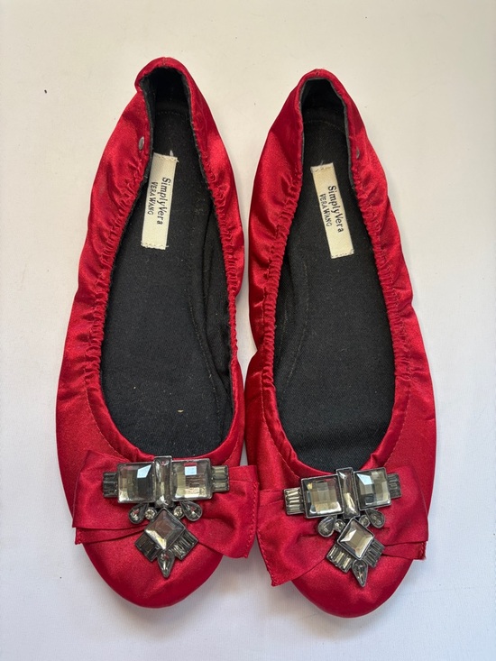 Simply Vera Vera Wang Shoes - Simply Vera Vera Wang Ruby Red Satin Ballet Flats Size 9